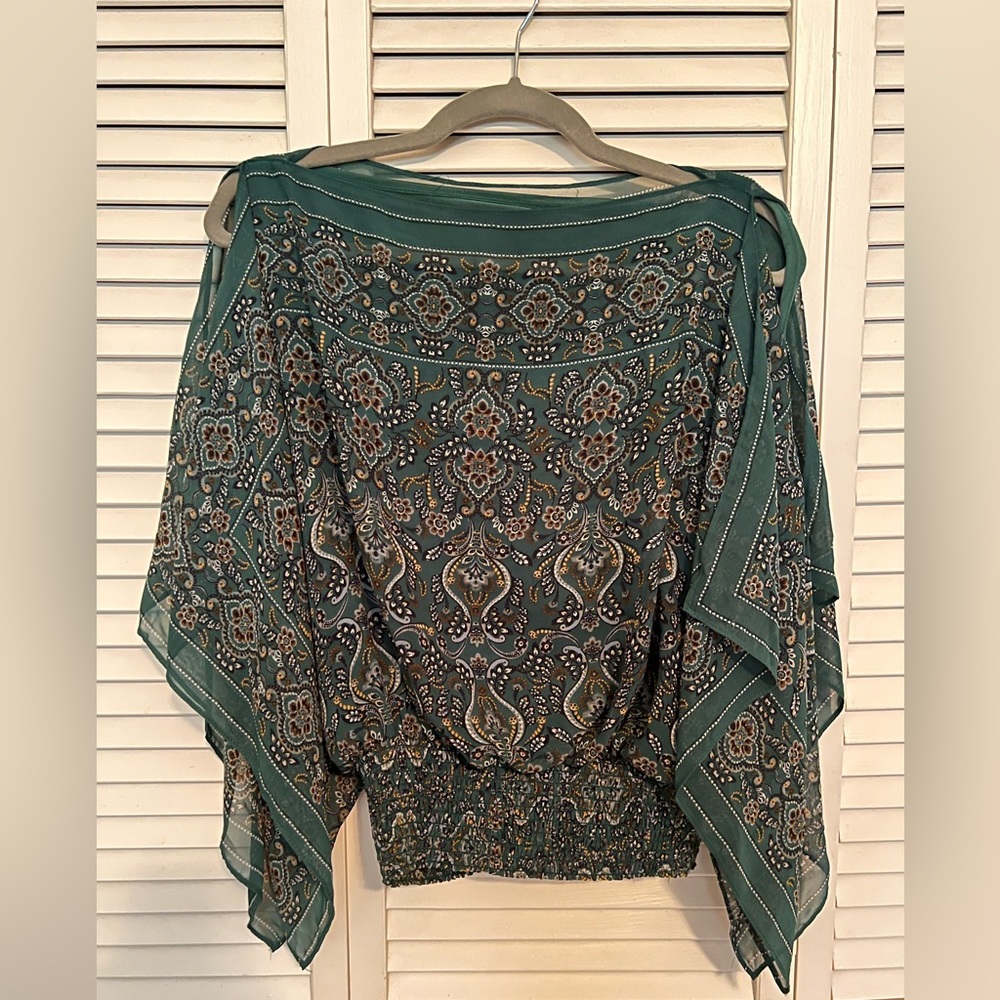 Max studio green top. Size xs